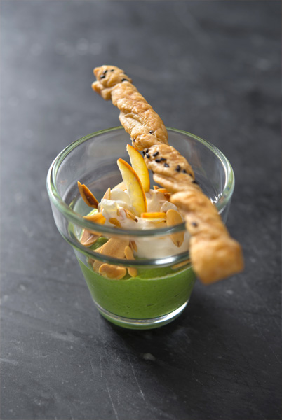 Verrine de chou de Lorient chantilly aux pommes et aux amandes